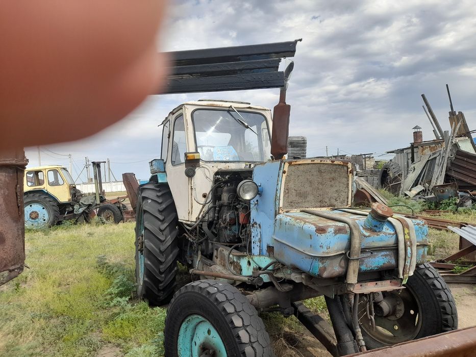 Продам Юмз экскаватор по запчастям