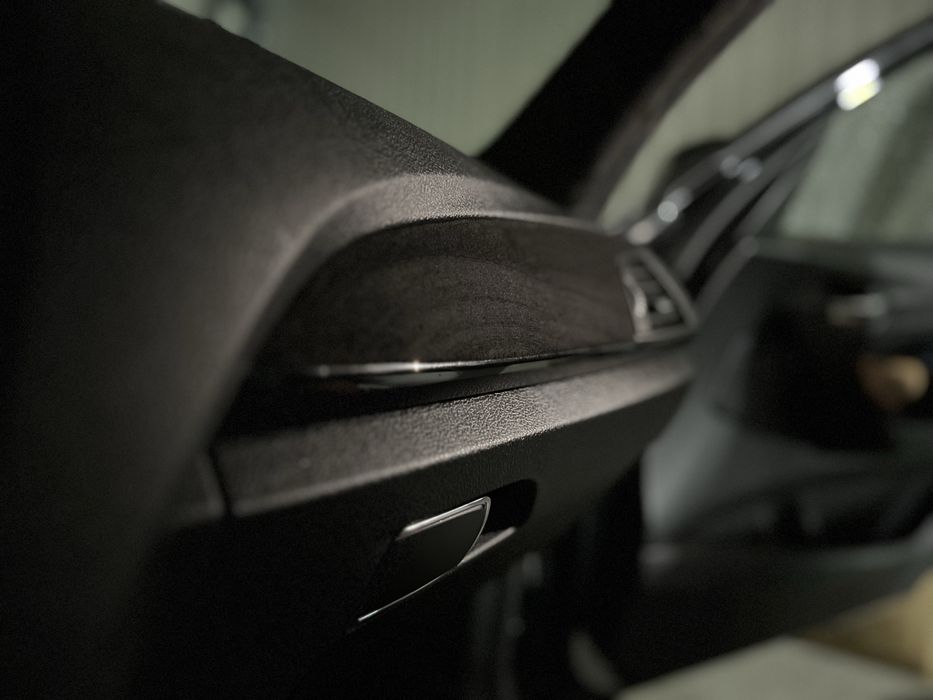 Retapitare plafon auto / plafon instelat/ lumini ambientale