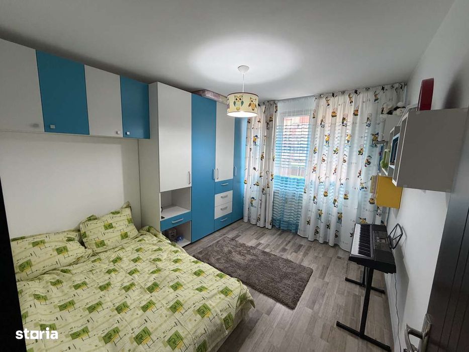 Apartament 4 camere, balcon, Rahova