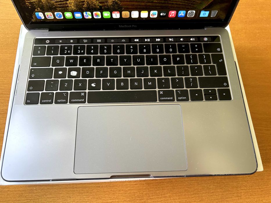 MacBook Pro 13" Late 2018 i7 / 16 GB RAM / 512 GB SSD / Touch Bar