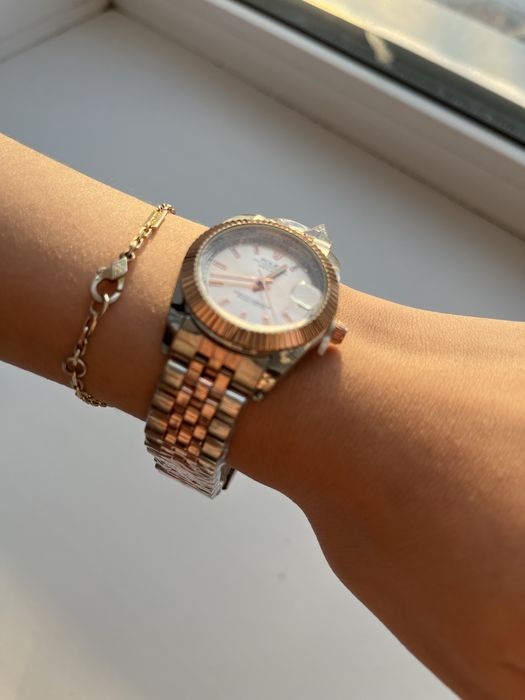 Цасы новыйе женские