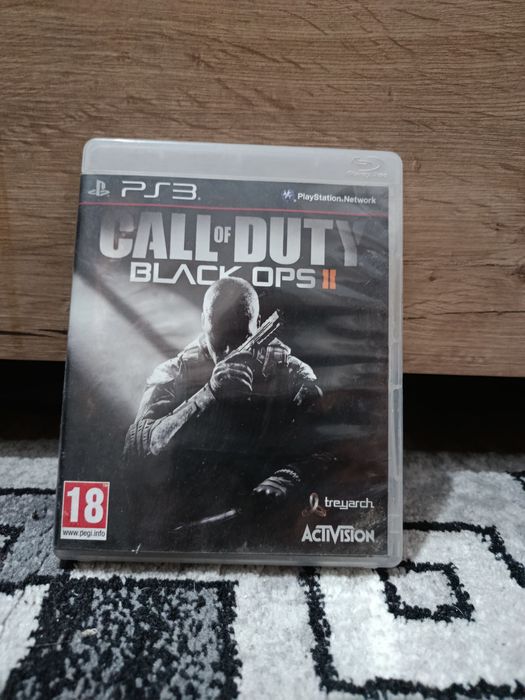 Ps 3 folosit de puține ori vine cu 6 jocuri și cu cablu de alimentare