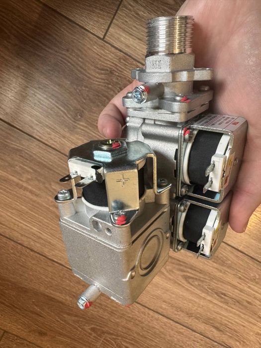 Клапан газовый двухконтурного котла модел(SARF)