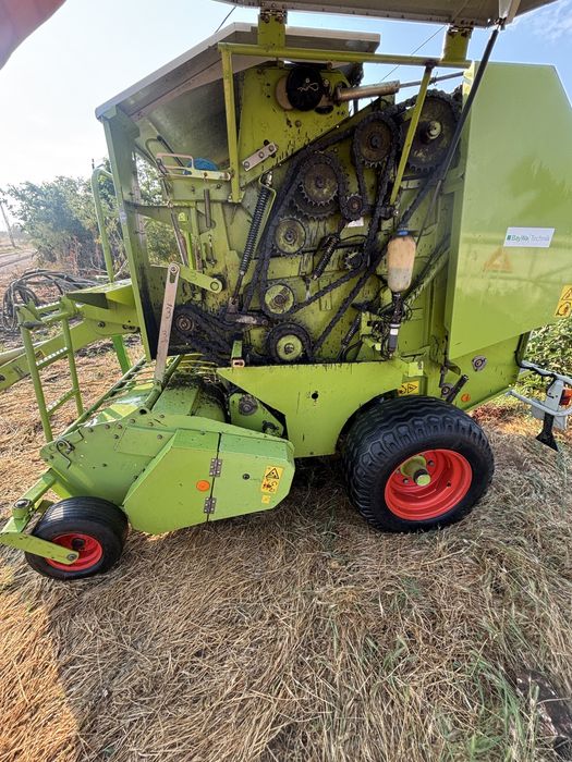 Vand presa Claas Rollant 250