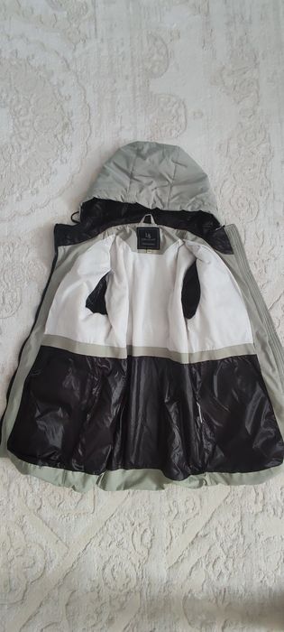 Продам куртку на девочку в отличном состоянии