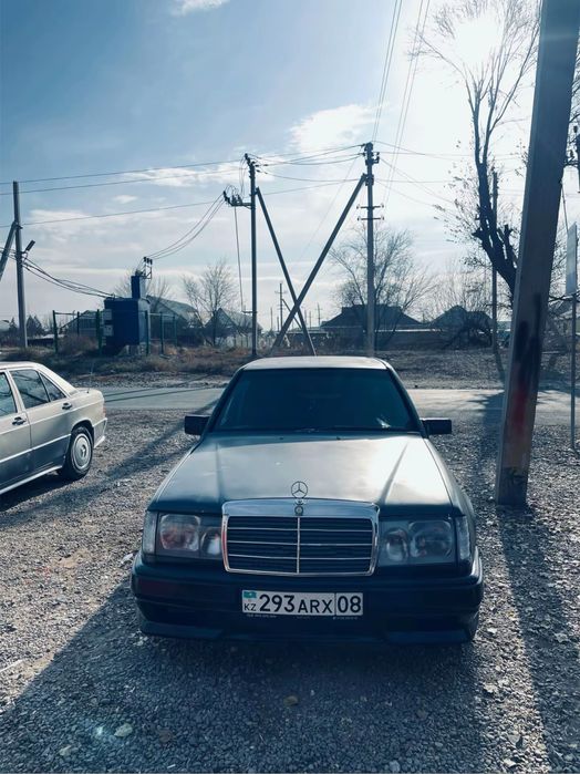 Запчасти на Мерседес 190,124