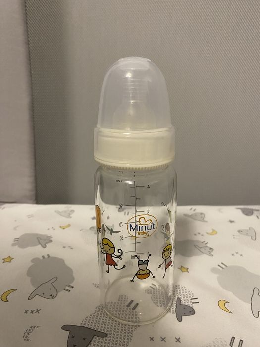Biberon din sticla