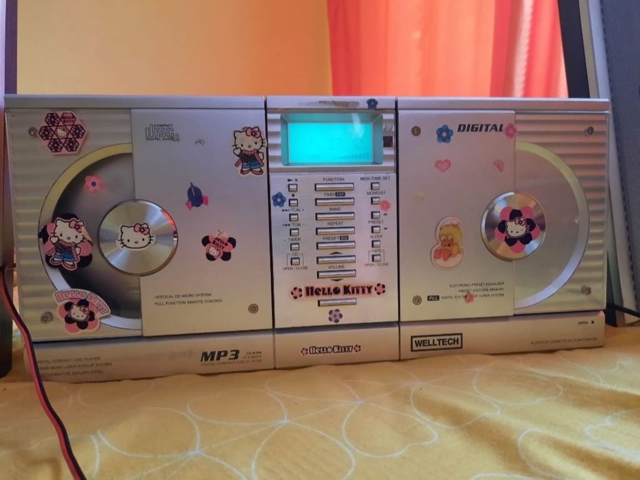 Combina muzicala ,radio,caseta si cd