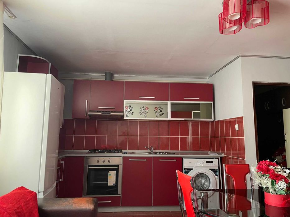 Pf inchiriez apartament