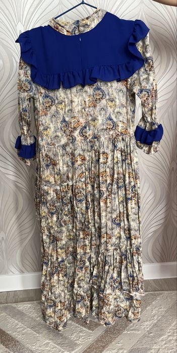 Женские платья.