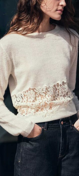 Елегантен дамски пуловер с дантела