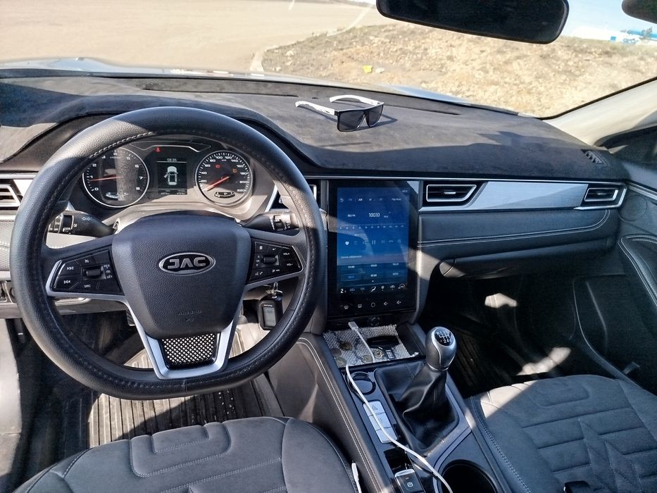 Продаю авто JAC J7 2022 GOD