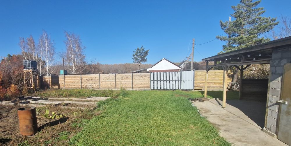 Продаётся дачный участок в лесу