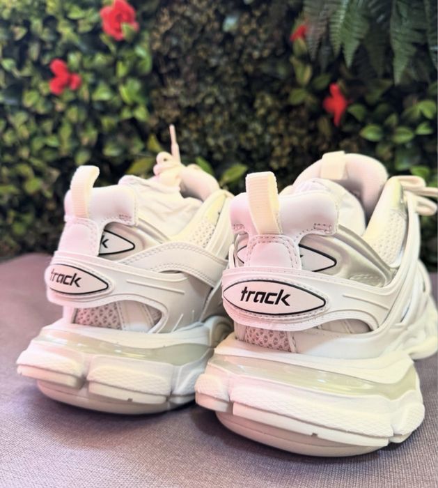 Balenciaga tracks alb
