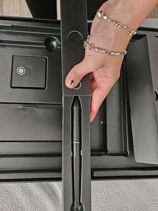Tableta/Display Grafic Huion Kamvas Pro 16 2.5K stare impecabilă