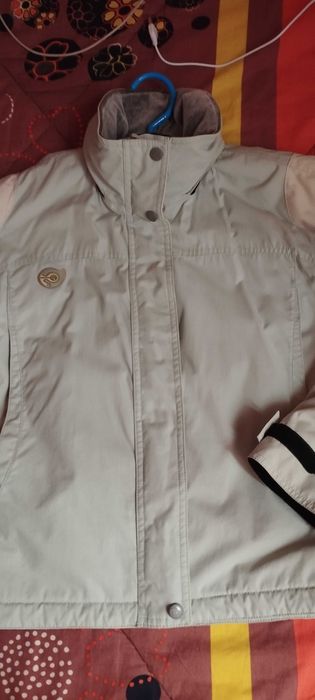 Дамско спортно яке