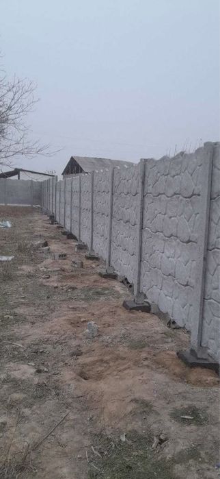 Evrozabor sotamiz va o’rnatamiz Beton zabor