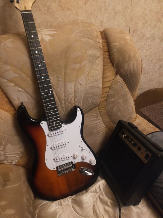 Продам эл гитару