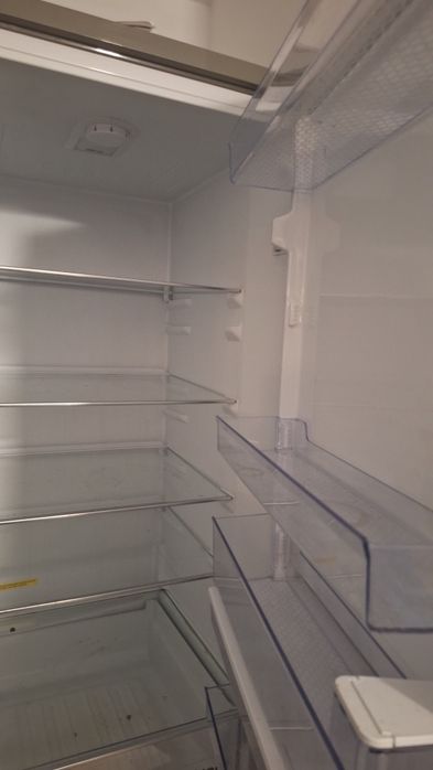 Vand frigider beko