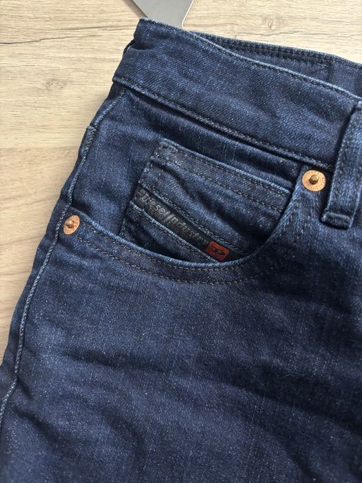 Дънки DIESEL с висока талия