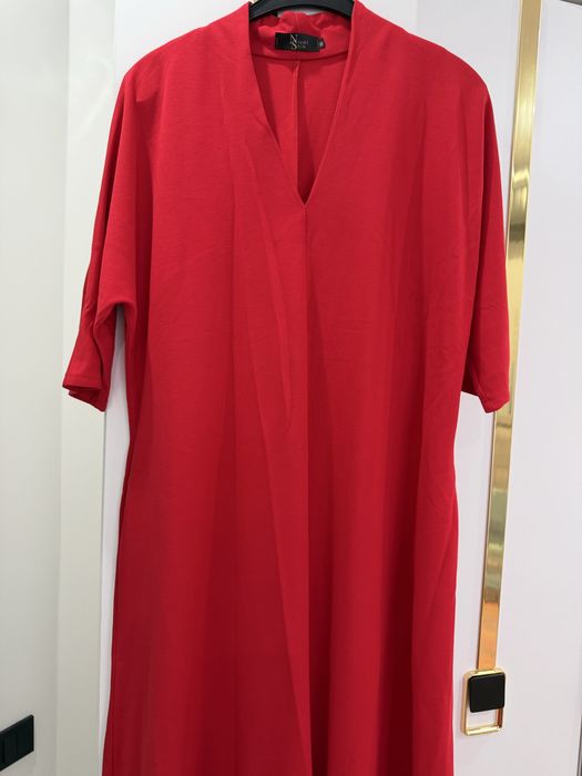 Платье женские и плащи