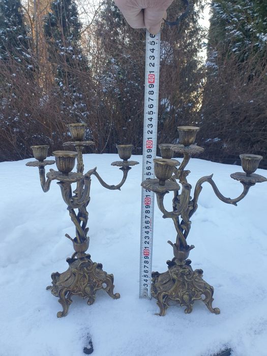 Sfesnice din bronz  în stare bună.