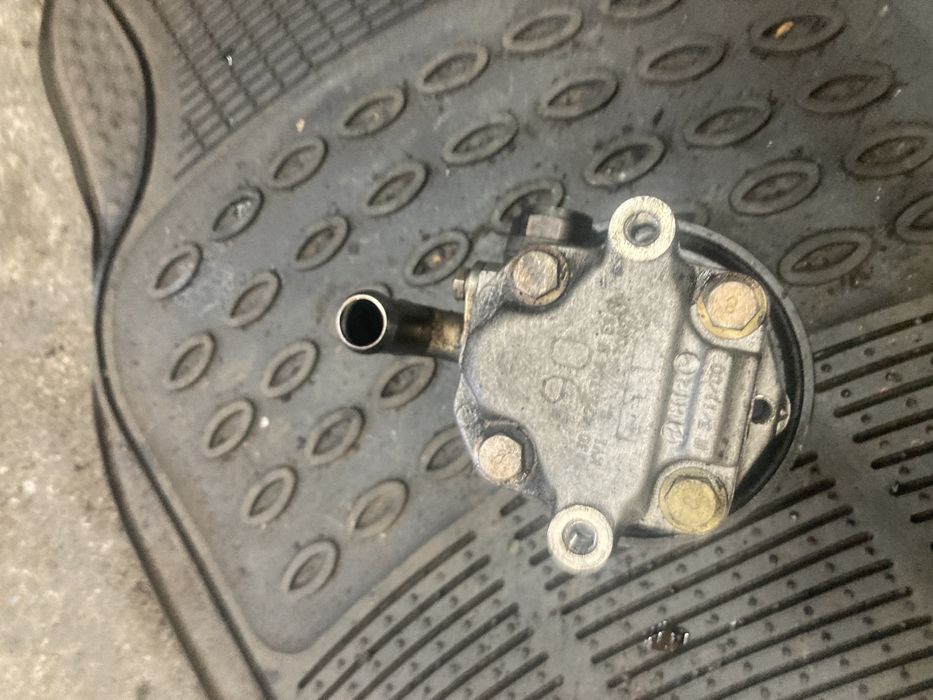 Vw Golf 4 1.6i Хидравлична Помпа