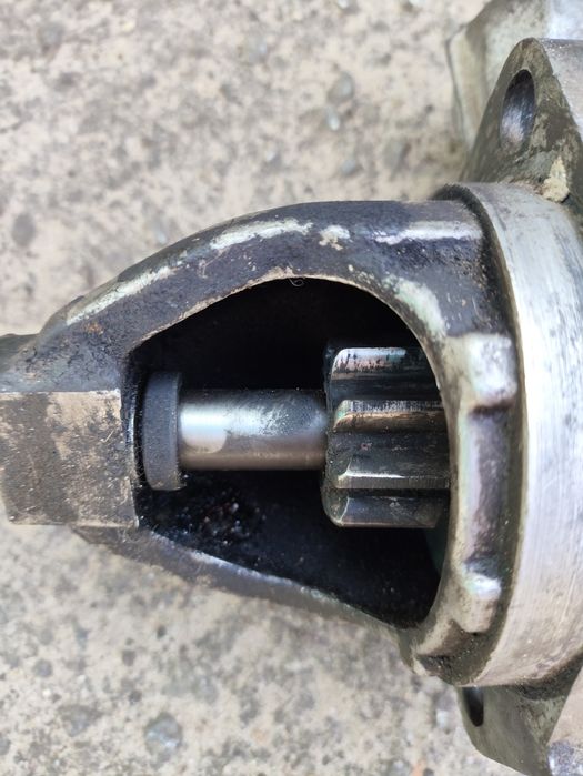 Стартер ЗИЛ 12 вольт