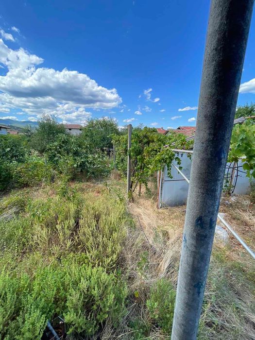 Къща 100кв.м. застроена площ с 500кв.м. двор