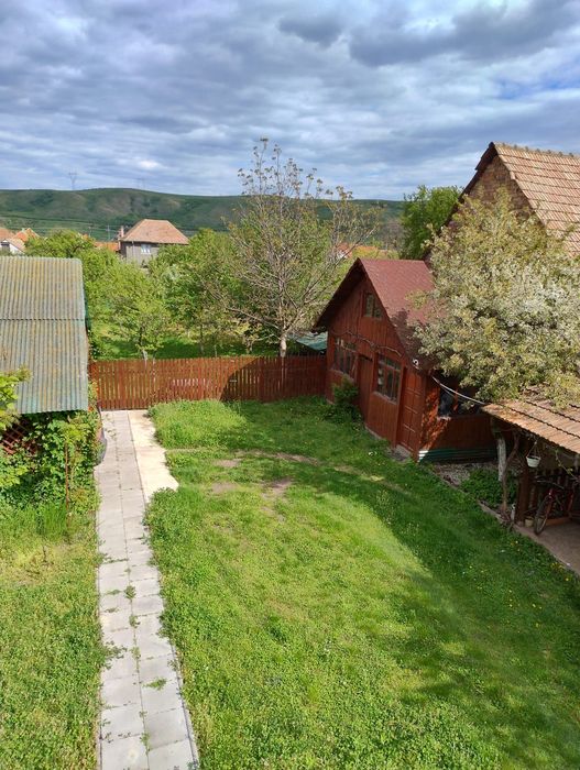 Casă spațioasă 5 camere + 1100 mp teren | Petrești, lângă Sebeș Alba