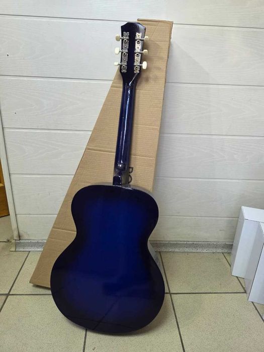 Гитара новая шестиструнная