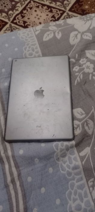 Продам iPad 9 поколения под восстановление или на запчасти