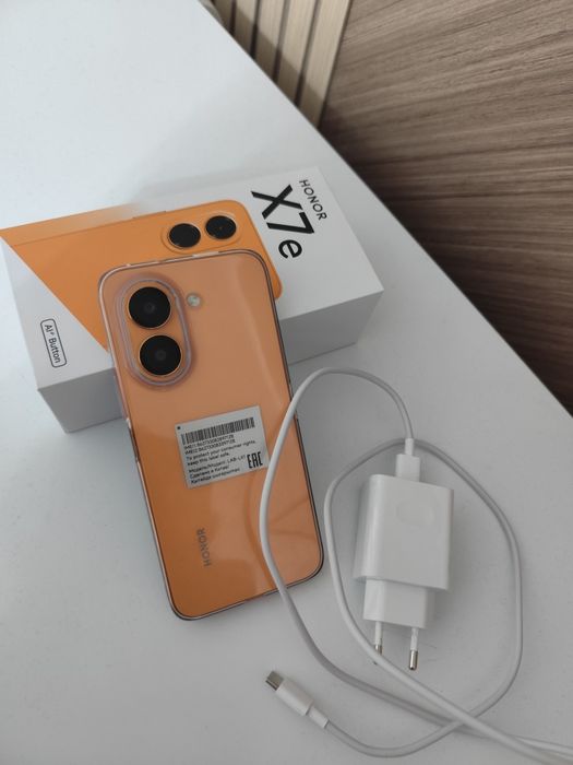 Продам телефон HONOR X 7 e