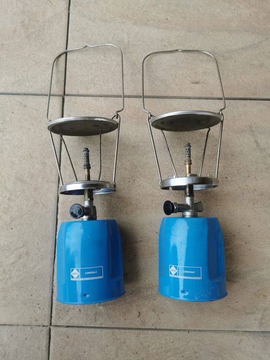 Petromax pe butelie de gaz.
