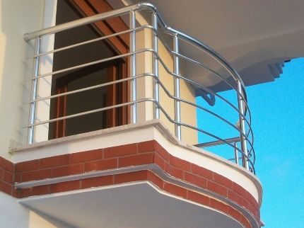 Склад за Алуминиеви парапети-профили и аксесоари