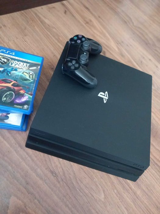 Playstation 4 pro + 4игри