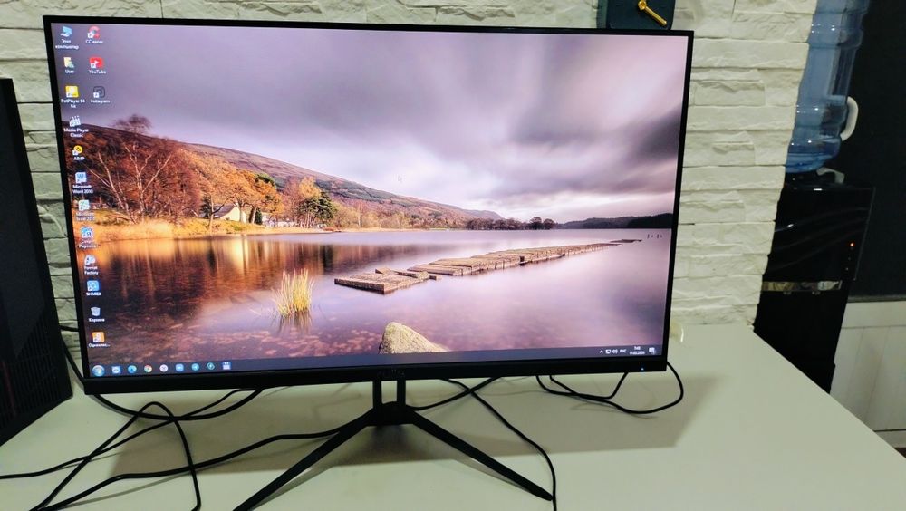 Почти новый rulls 27 продается ips матрица в идеальном состоянии