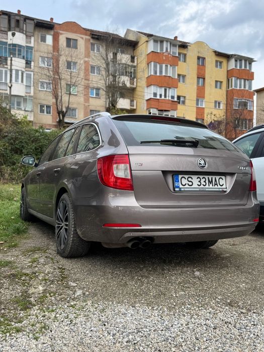 Vând Skoda superb