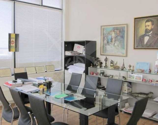 Продава се Офис в Пловдив, Индустриална зона - Север - 735 кв.м за 409 €/кв.м - Снимка #1