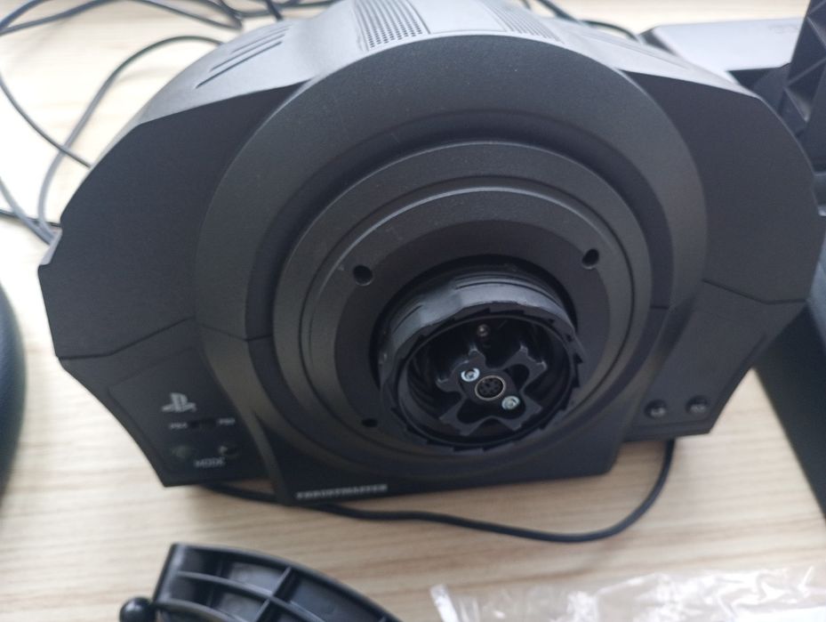 Volan Trustmaster T300 + schimbator TH8S