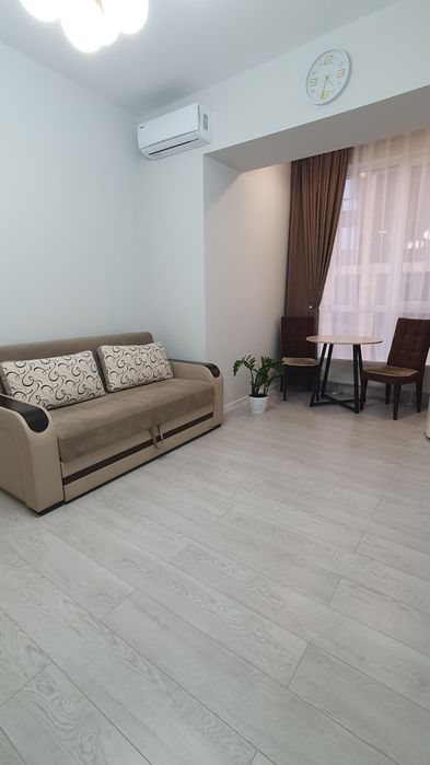 Продам диван 2 местный. Раздвижной