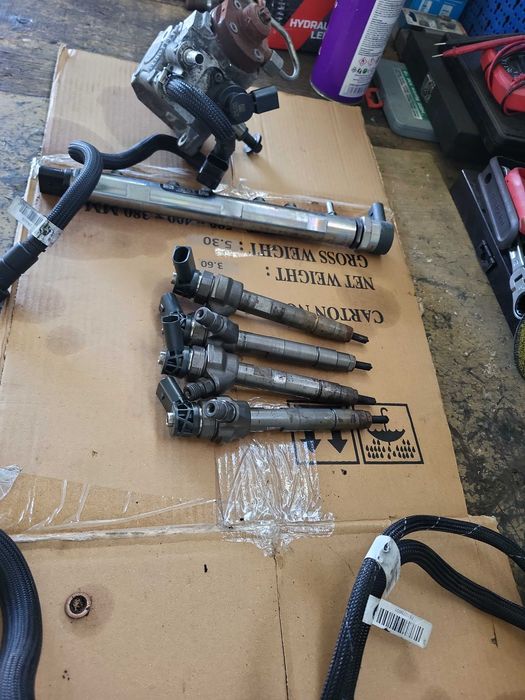 Kit injectie bmw f10,f20,f30,f34,f36, 2.0d 184 cp Bragadiru • OLX.ro