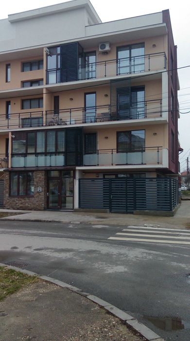 PROPRIETAR închiriez Apartament cu 2 camere în BLOC NOU în ZONA BADEA CÂRȚAN  la 10 minute de Facultatea de Medicină
