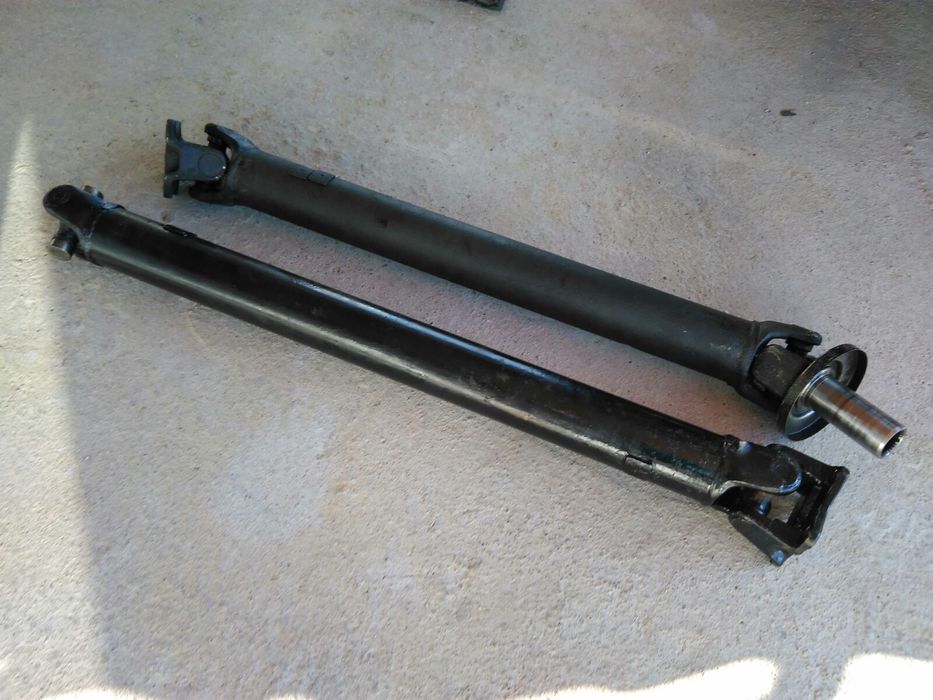 Продавам заден кардан за Mitsubishi Padjero 2