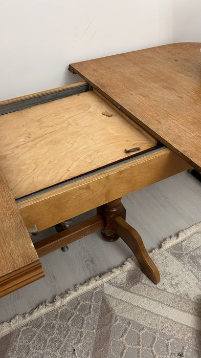 стол из натурального дерева