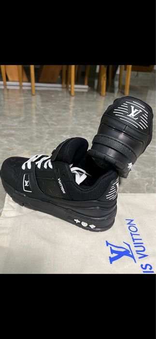 Vand Adidasi Louis Vuitton