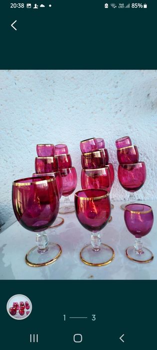 18 pahare rosii în stare foarte bună.