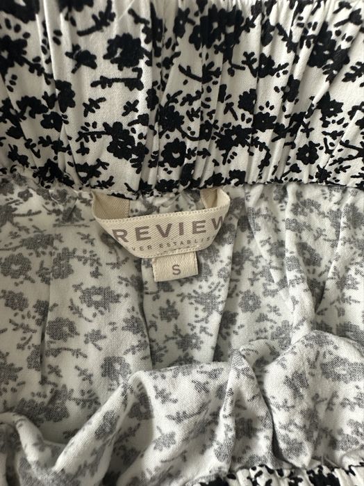 Черно-бяла къса пола