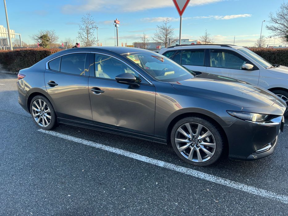 Mazda 3 - 180hp - sedan