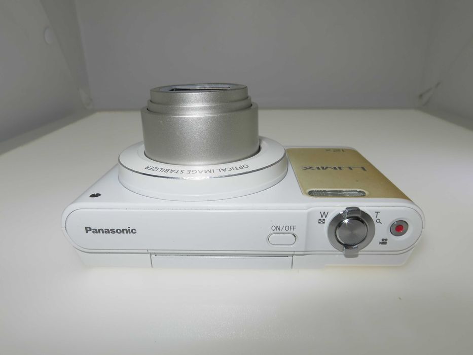 Panasonic Lumix SZ10 компактен фотоапарат с флип скрин цифрова камера